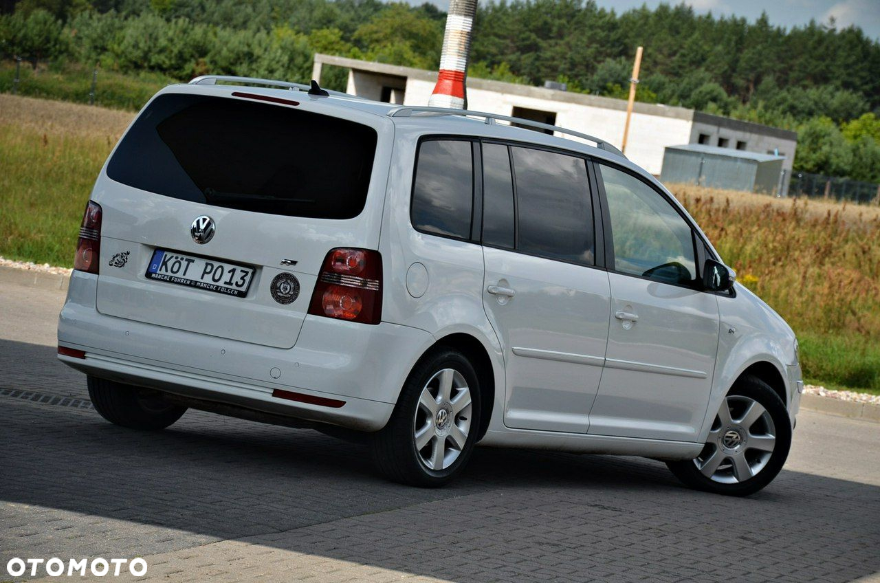 Volkswagen Touran - 10