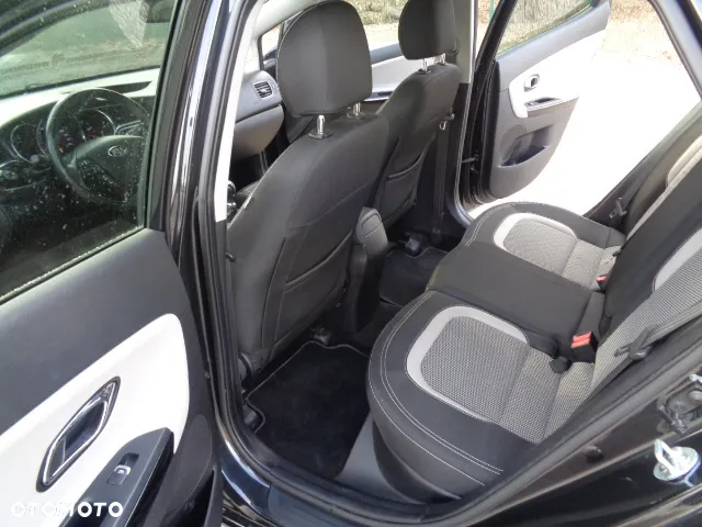 Kia Ceed 1.6 GDI ISG Dream-Team Edition - 11