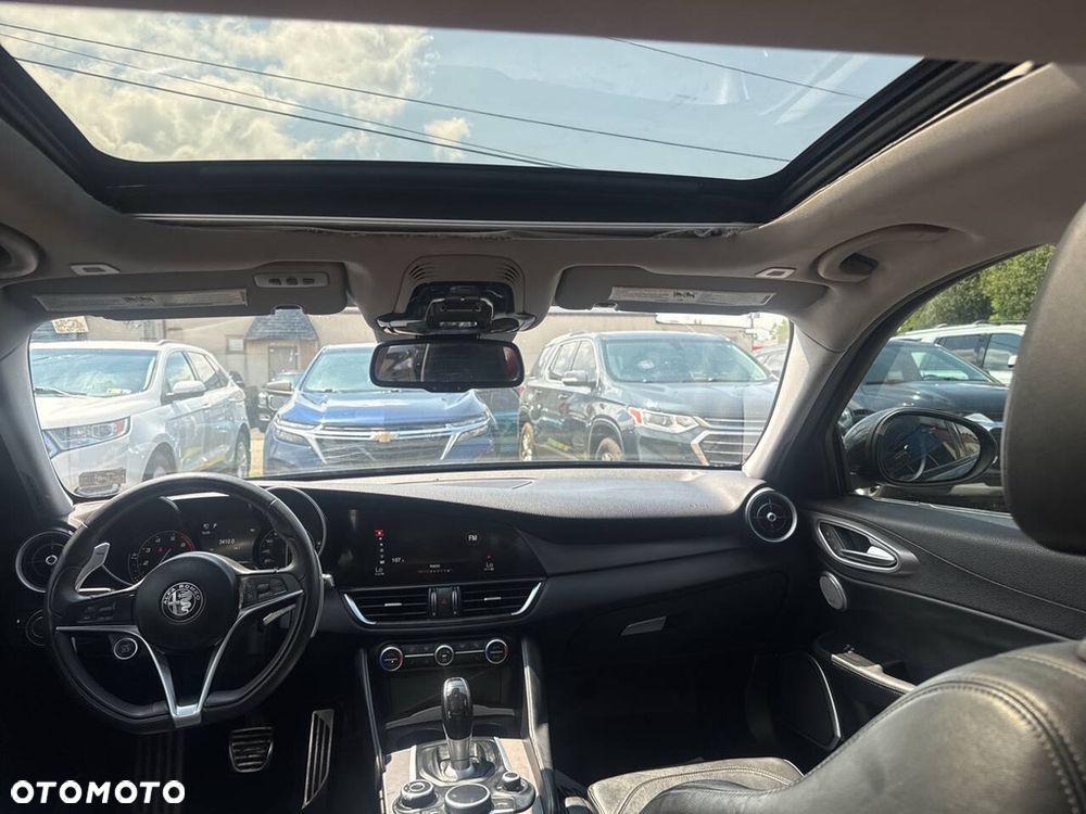 Alfa Romeo Giulia 2.0 Turbo TI Q4 - 9