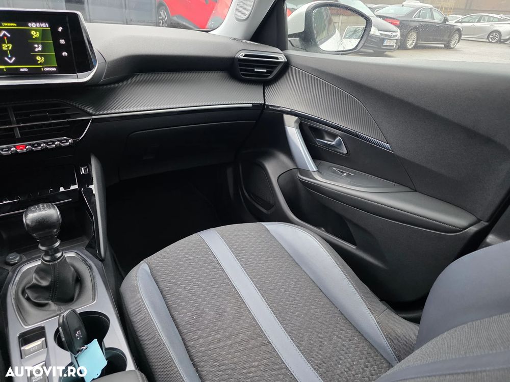 Peugeot 2008 1.2 PureTech Turbo S&S Allure - 16