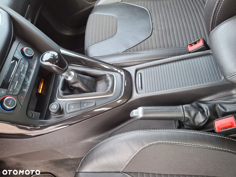 Ford Focus 1.5 EcoBoost STart-Stopp-System TITANIUM - 14