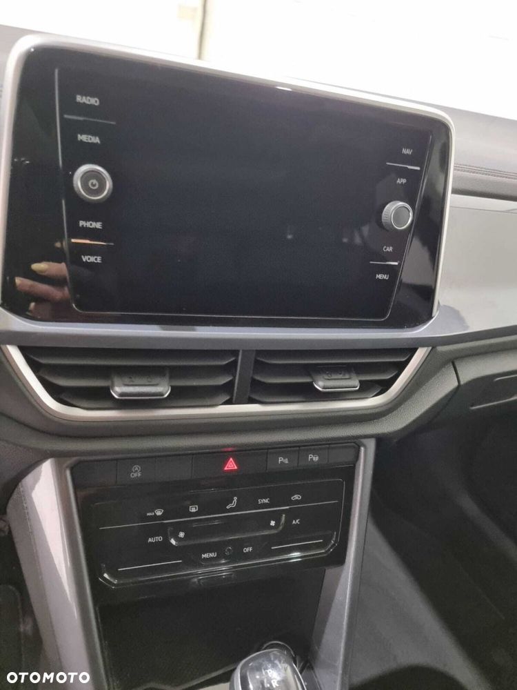 Volkswagen T-Roc - 24