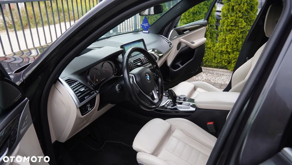 BMW X3 xDrive30i Luxury Line - 12