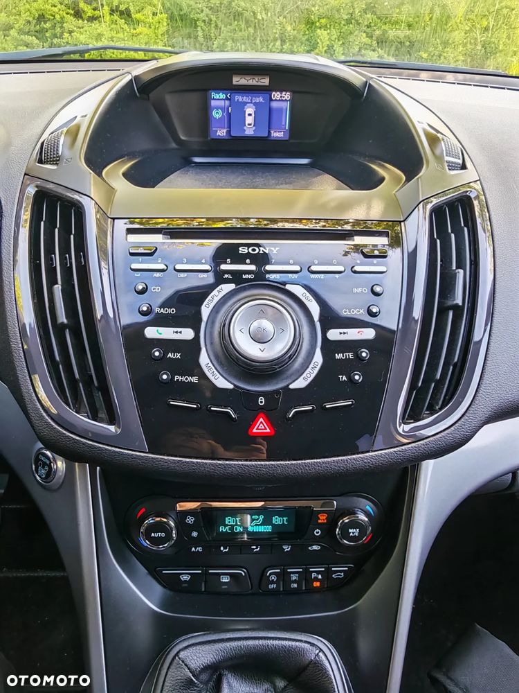 Ford Kuga 1.5 EcoBoost 2x4 Titanium - 8