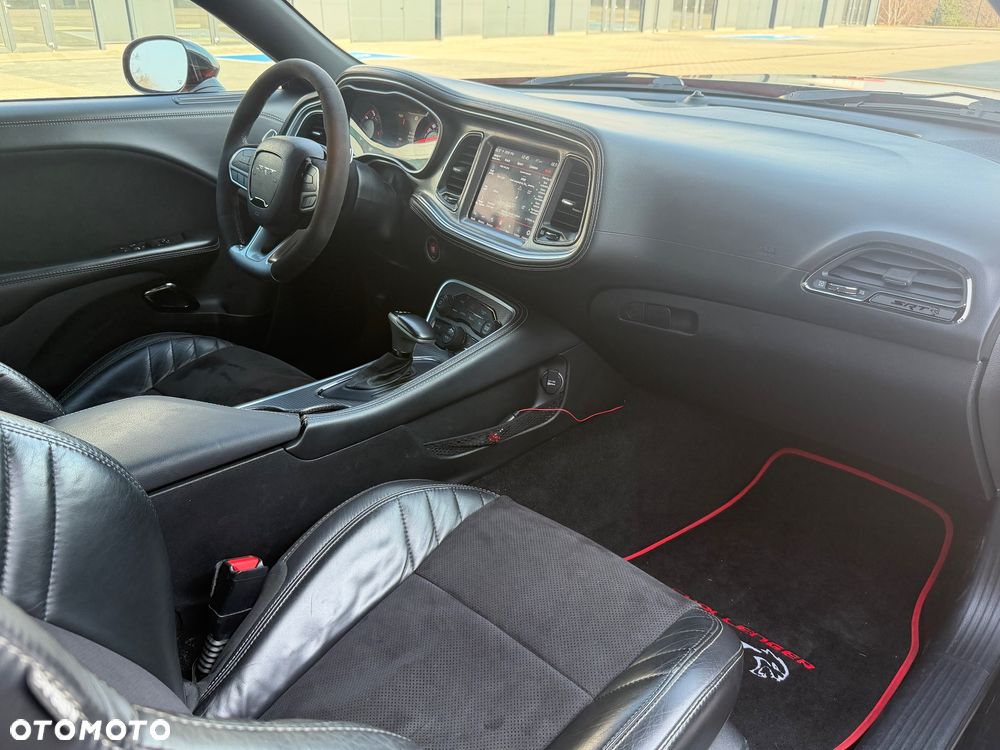 Dodge Challenger - 23