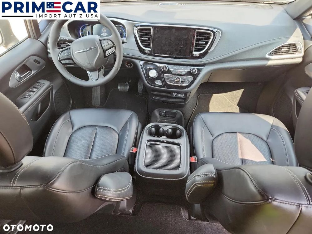 Chrysler Pacifica - 8