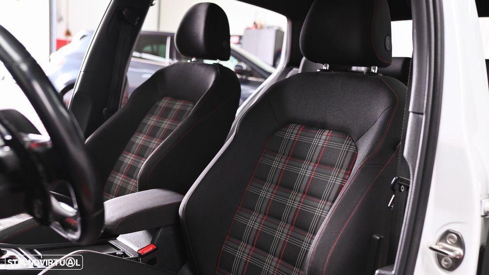 VW Golf GTI 2.0 TSI OPF DSG Performance - 30