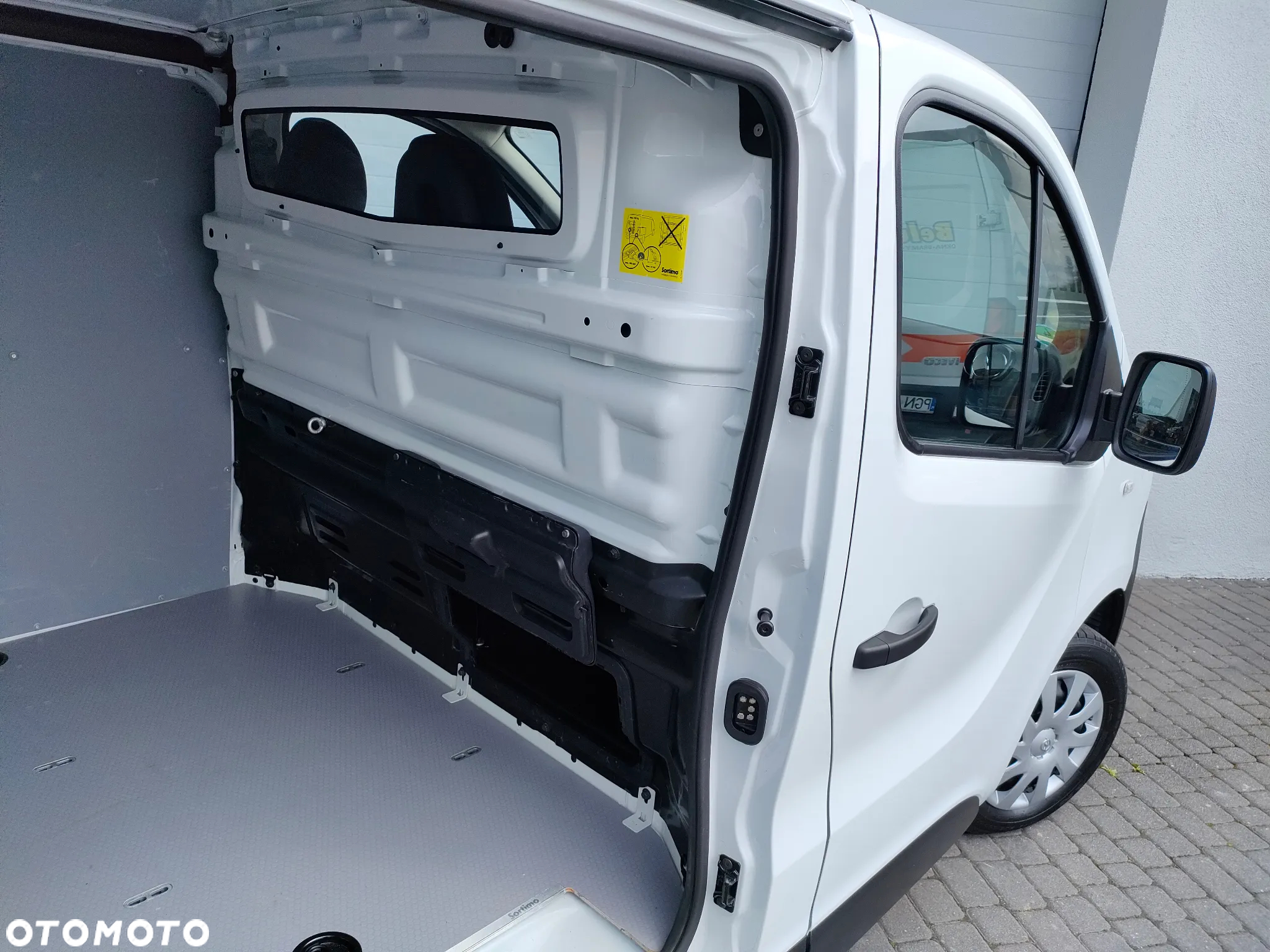 Opel Vivaro - 26