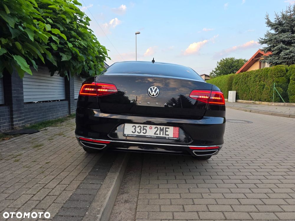 Volkswagen Passat 2.0 TDI (BlueMotion Technology) Highline - 12