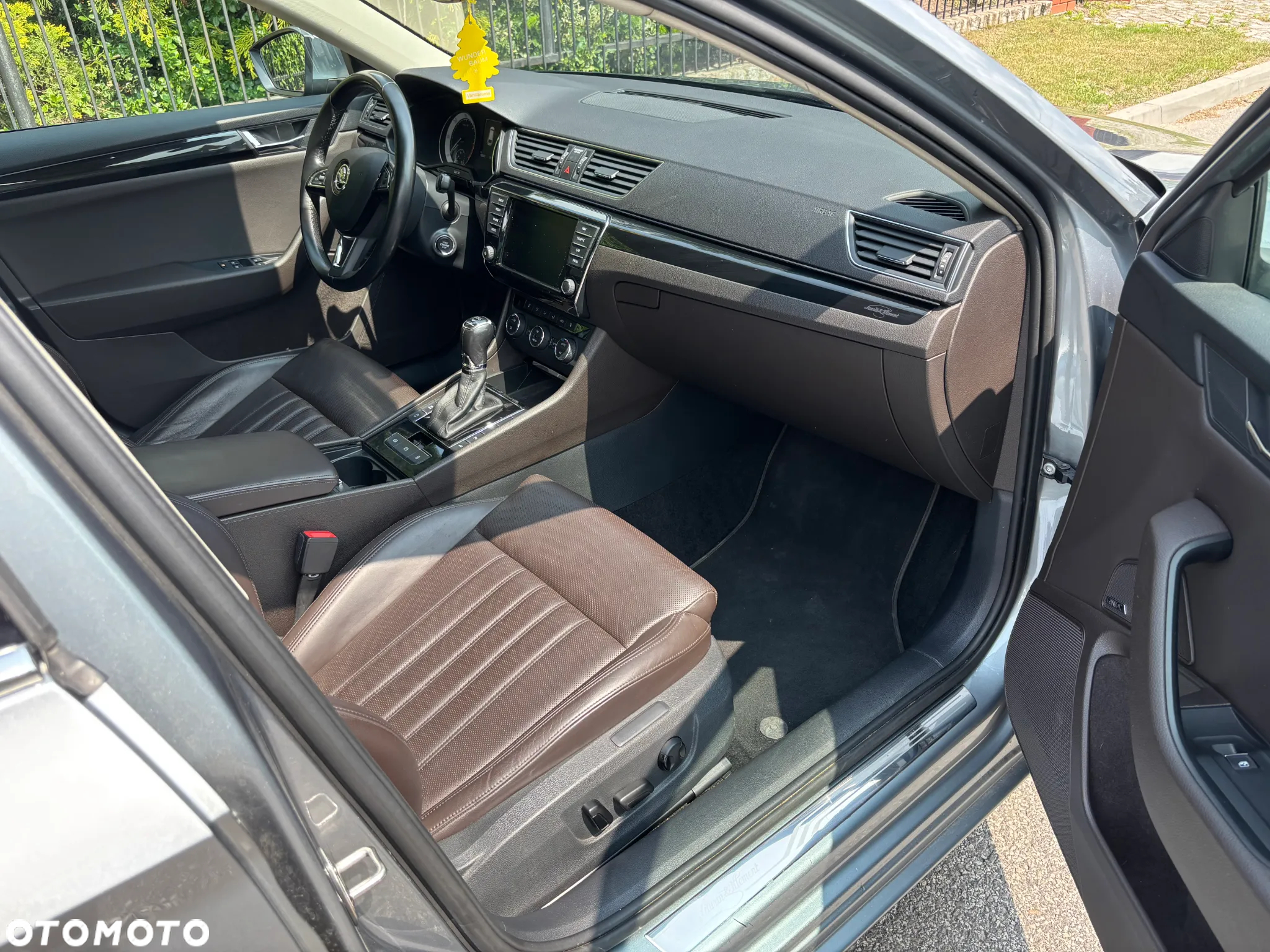 Skoda Superb 2.0 TDI L&K DSG - 6