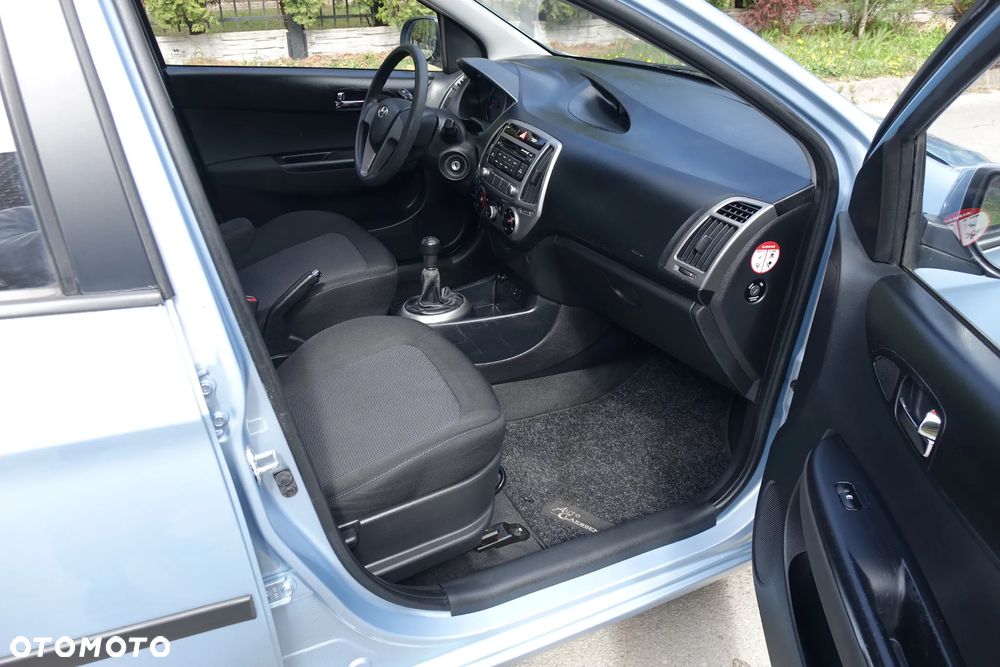 Hyundai i20 - 12