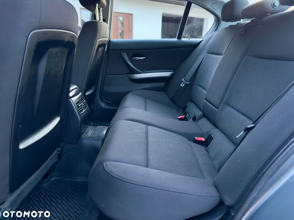 BMW Seria 3 - 28