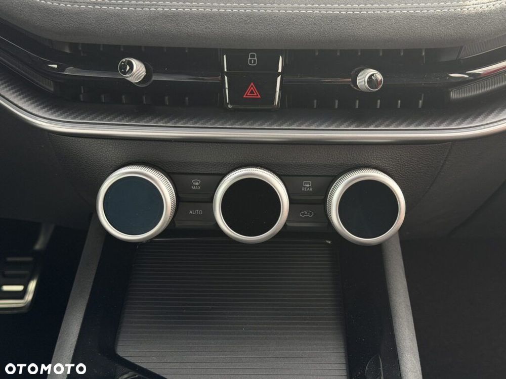 Skoda Superb 1.5 TSI Plug-in Hybrid Sportline DSG - 23