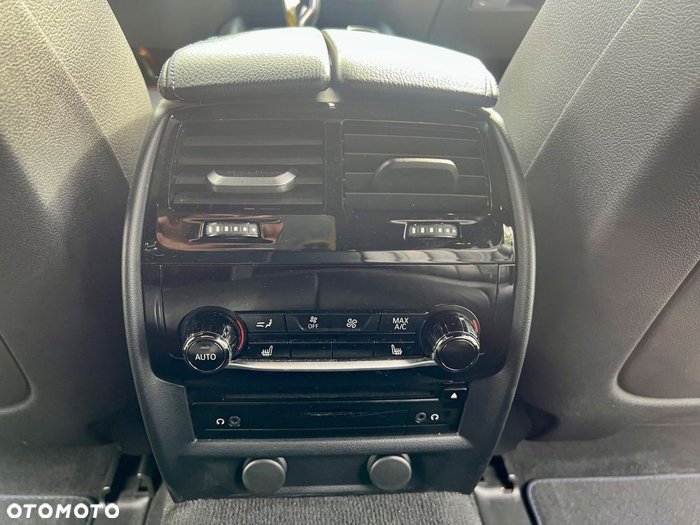 BMW Seria 5 M550d xDrive - 23