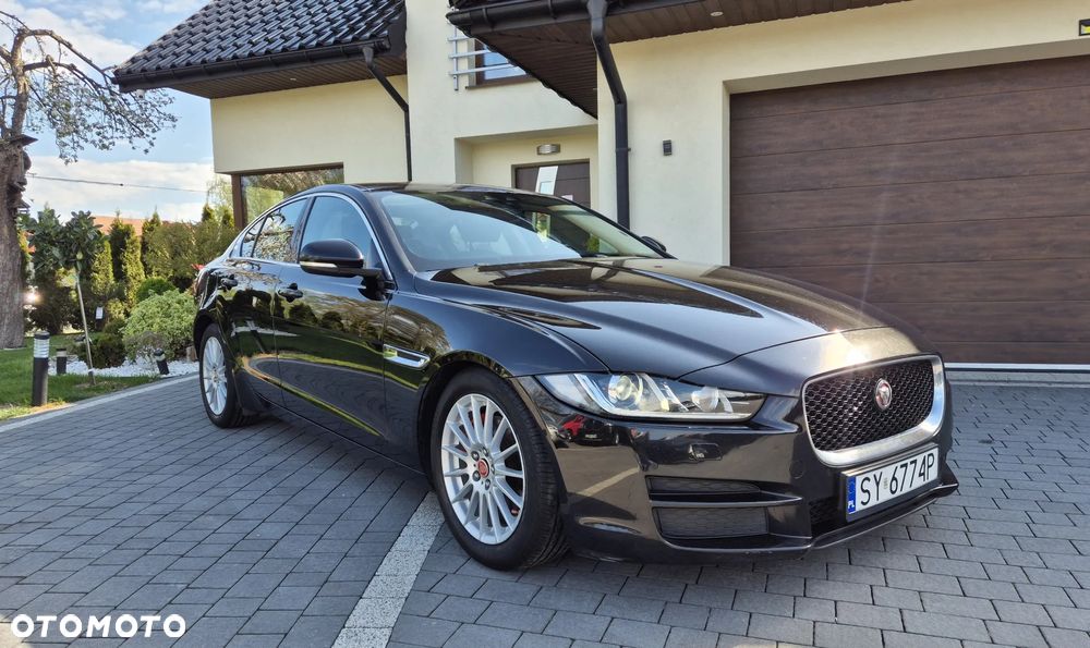 Jaguar XE 2.0 D Portfolio - 31