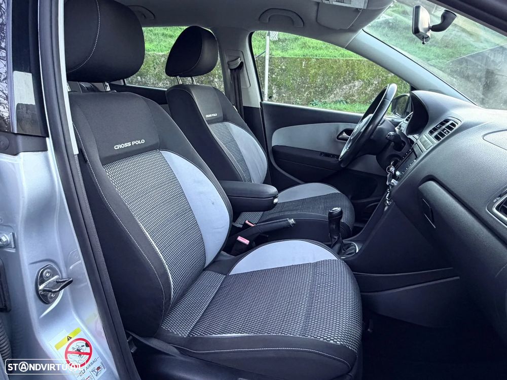 VW Polo 1.6 TDI Confortline BlueMotion - 20