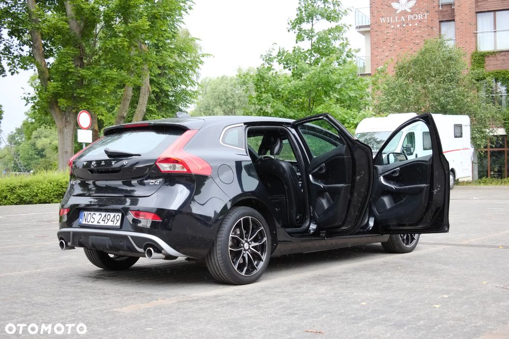 Volvo V40 D4 Drive-E R-Design Summum - 14