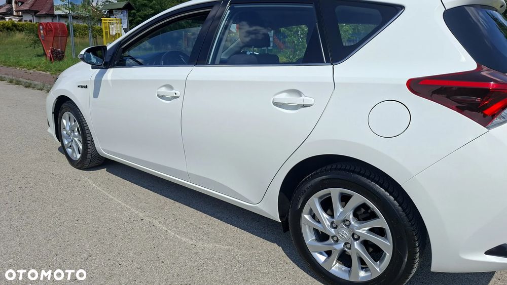 Toyota Auris 1.8 HSD Luna - 11