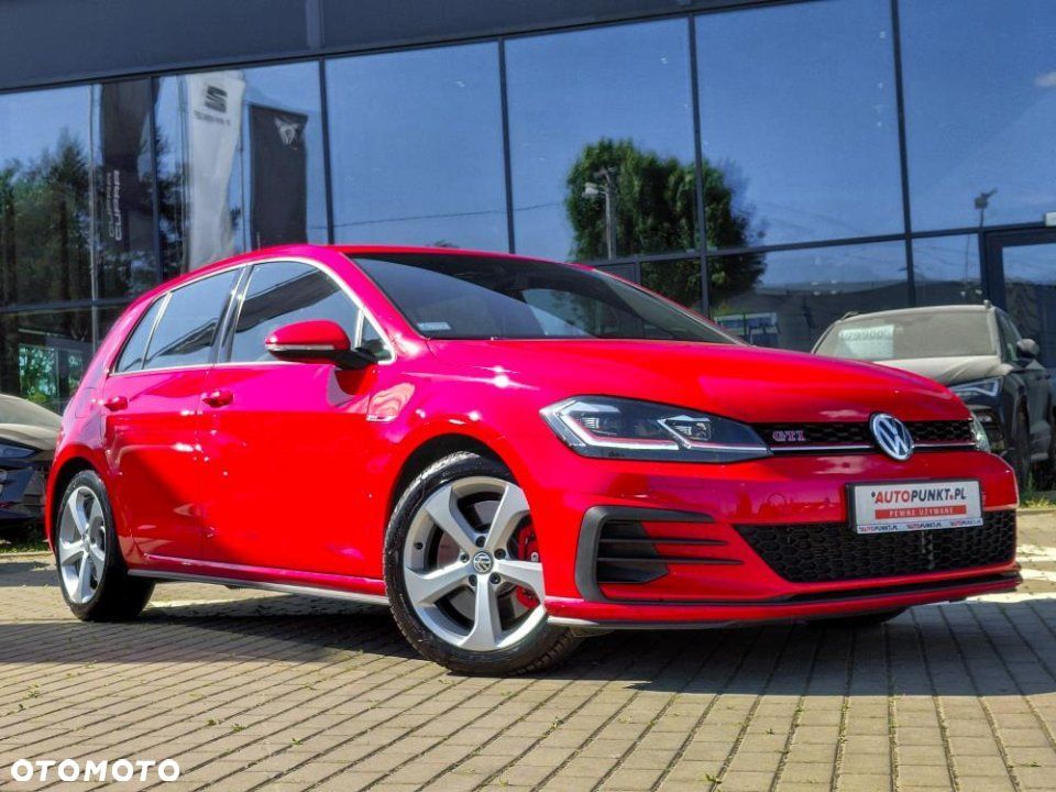 Volkswagen Golf - 6