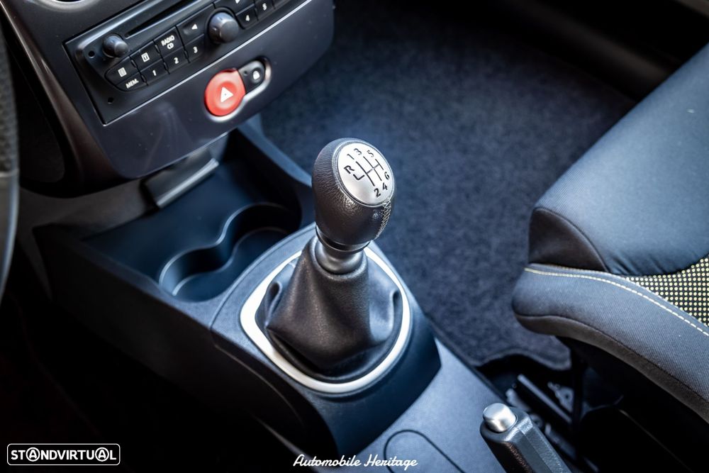 Renault Clio 2.0 16V RS - 28