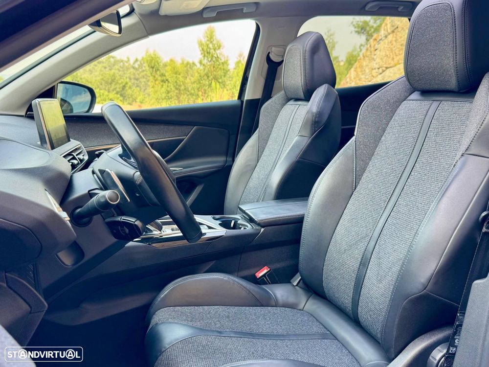 Peugeot 3008 1.2 PureTech Allure EAT6 - 7