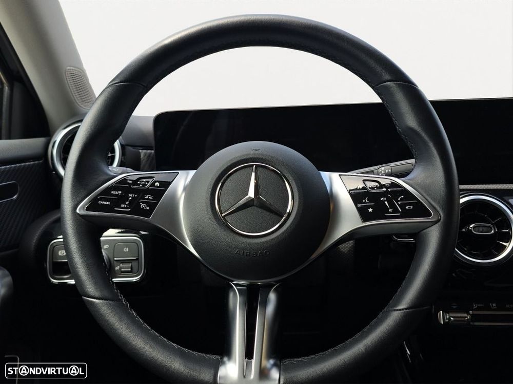 Mercedes-Benz A 250 Limousine - 12