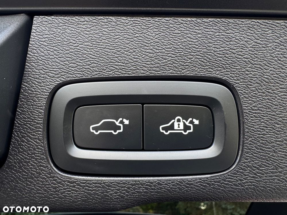 Volvo XC 60 B4 D Geartronic Momentum Pro - 23