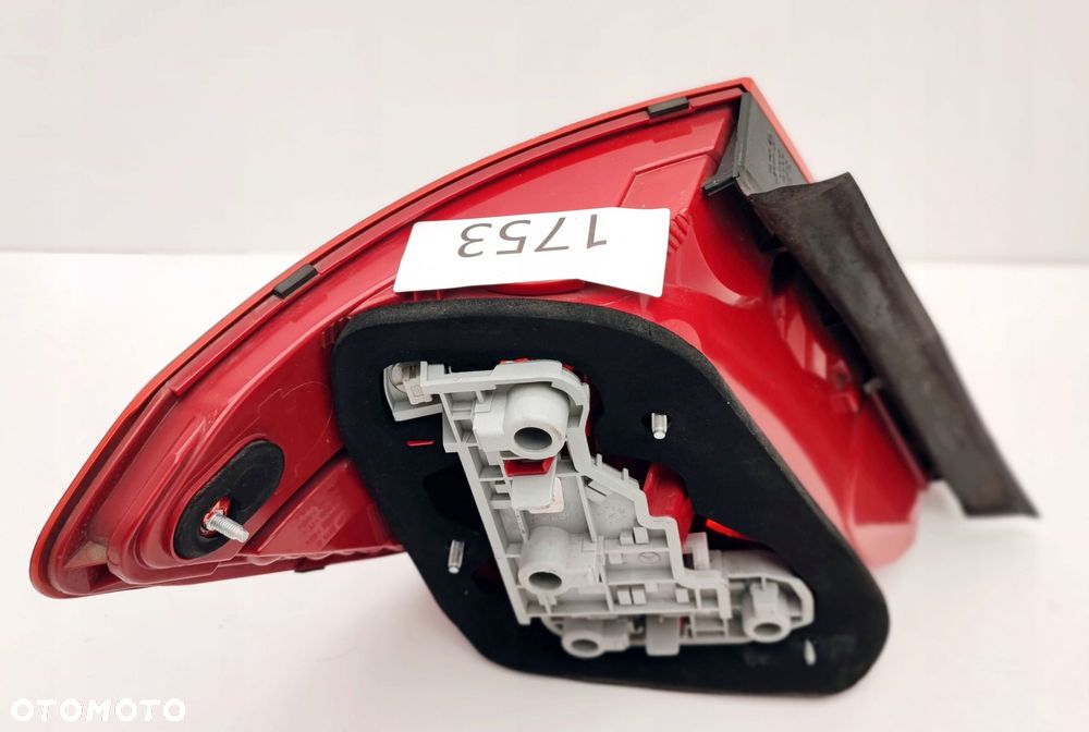 MERCEDES C KLASA C63 AMG KOMBI LAMPA PRAWA TYLNA - 7