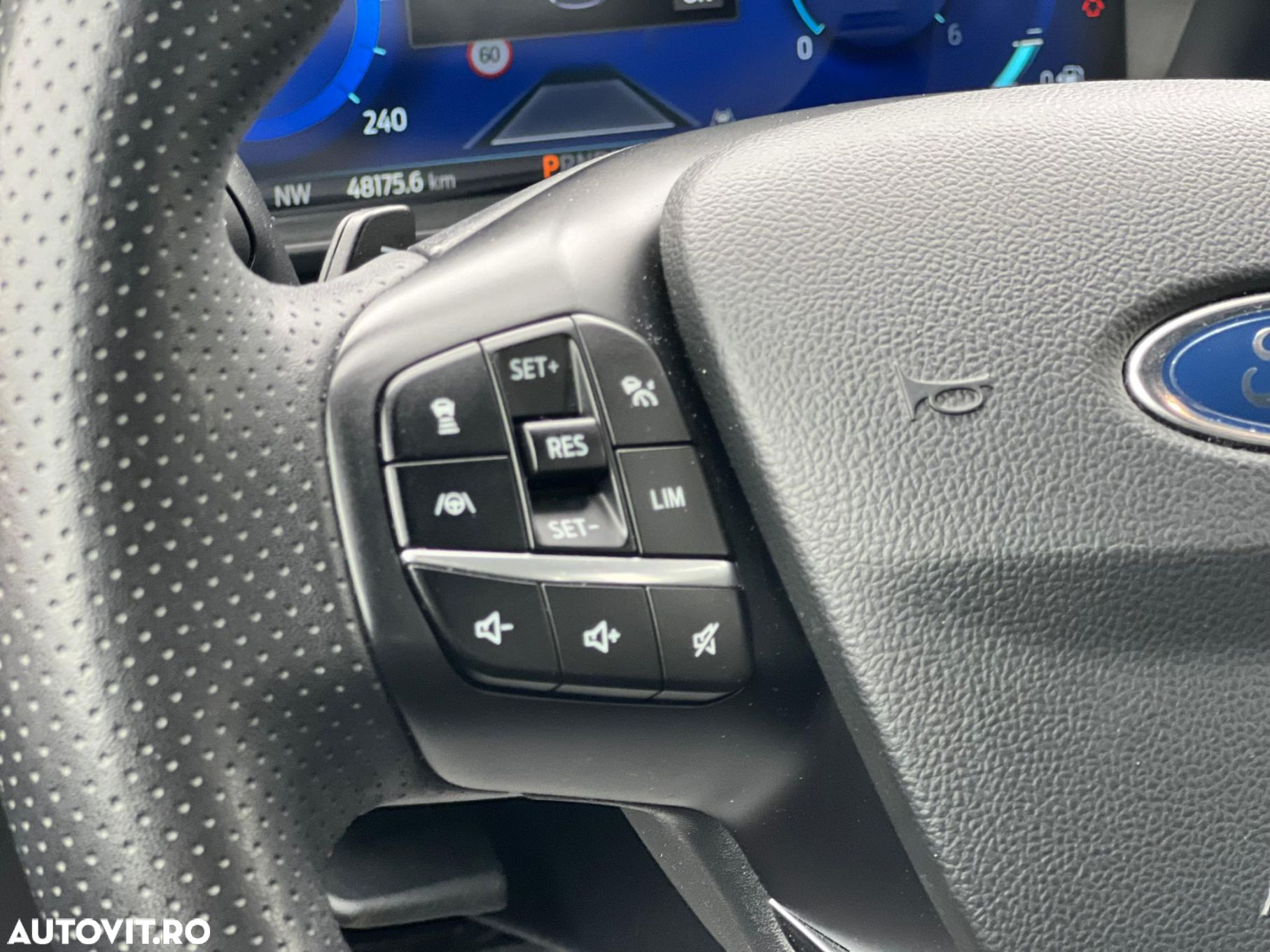 Ford Kuga - 18