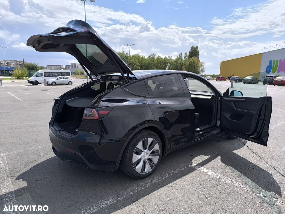 Tesla Model Y RWD - 8