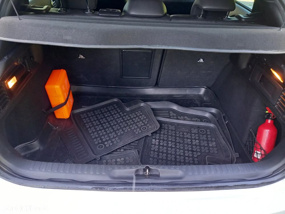 Citroën DS4 HDi 115 SoChic - 33