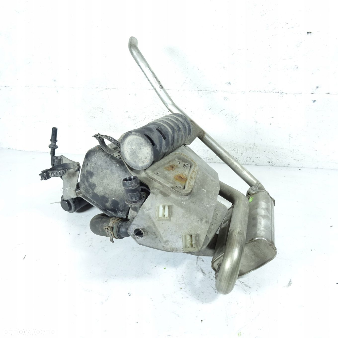 BMW 7 F01 F02 4.4 V8 WEBASTO 9228617 - 3
