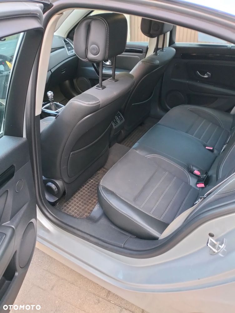 Renault Laguna dCi 110 FAP Bose Edition - 15