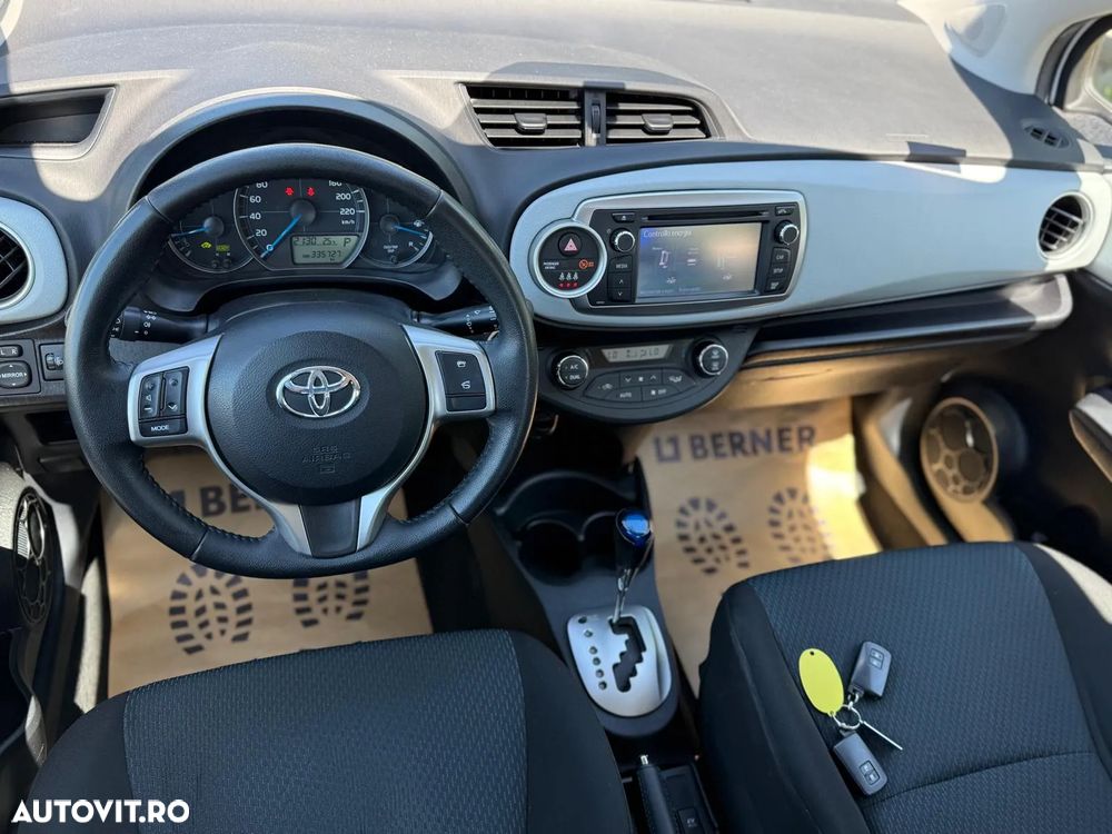 Toyota Yaris 1.5 VVT-i HSD Sol - 5