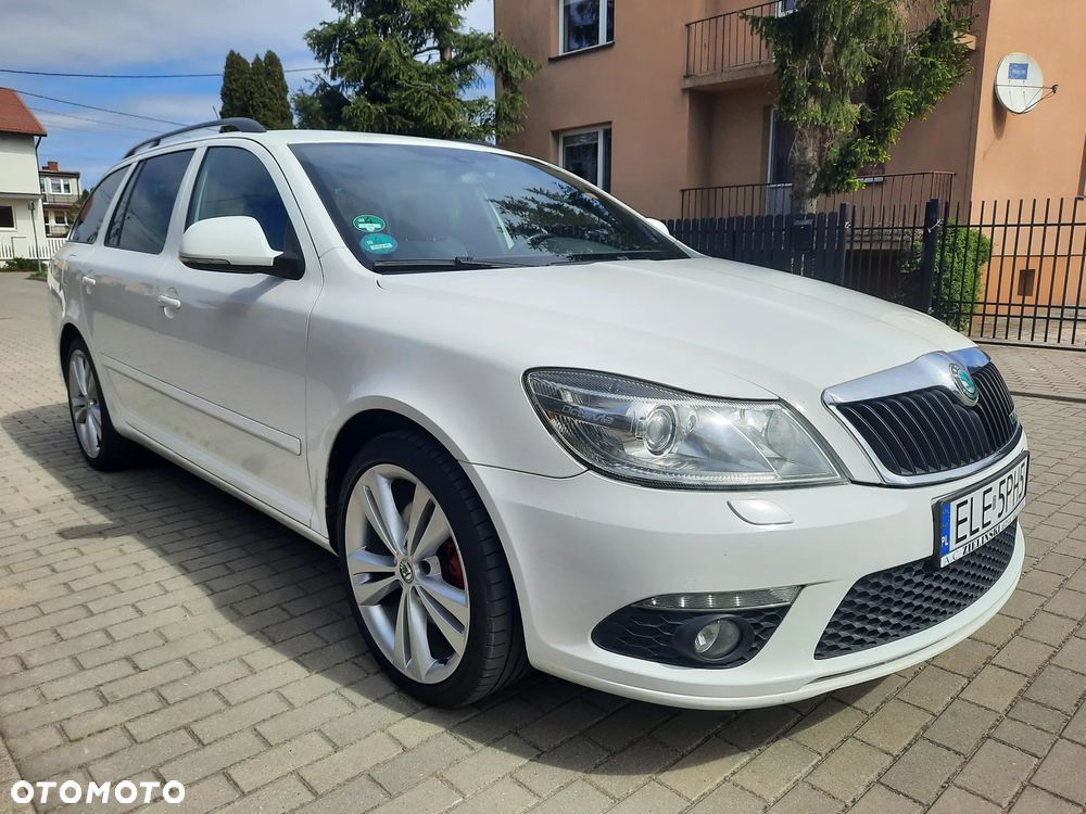 Skoda Octavia 2.0 TDI CR DPF RS - 3