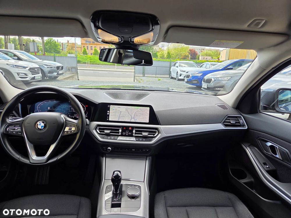 BMW Seria 3 320d xDrive Advantage - 13