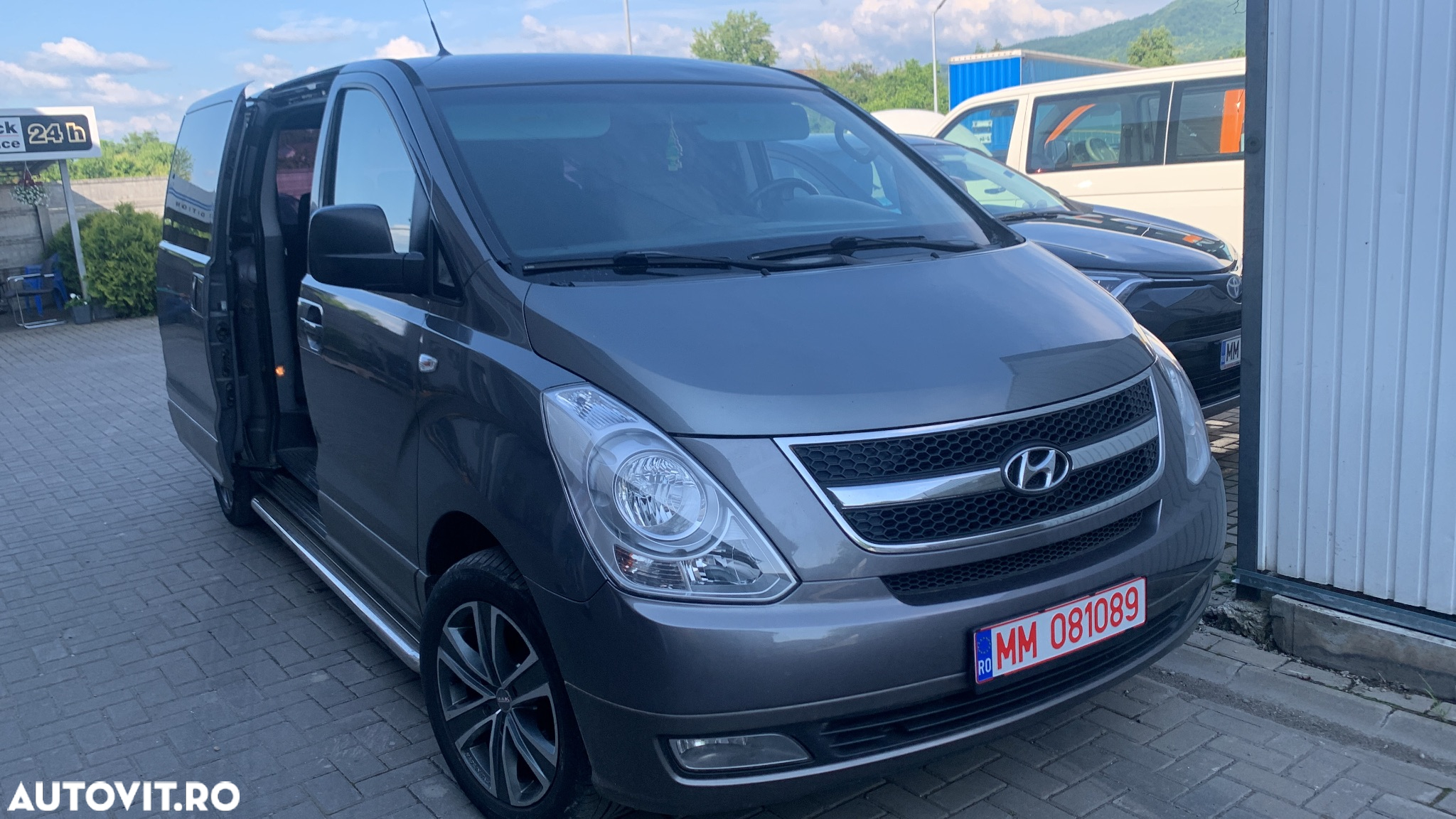 Hyundai H-1 2.5 CRDi Travel Comfort - 12