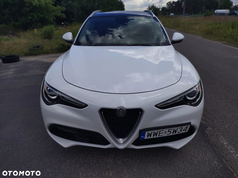 Alfa Romeo Stelvio - 8