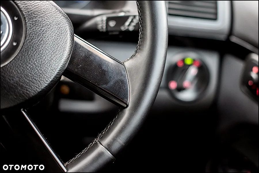 Volkswagen Touran - 20