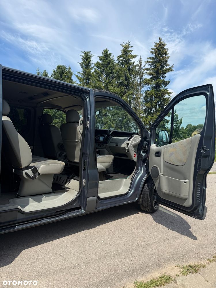 Renault Trafic Passenger - 27