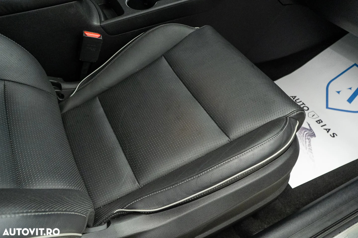 Kia Sportage 2.0 DSL 6AT 4x4 Style - 40