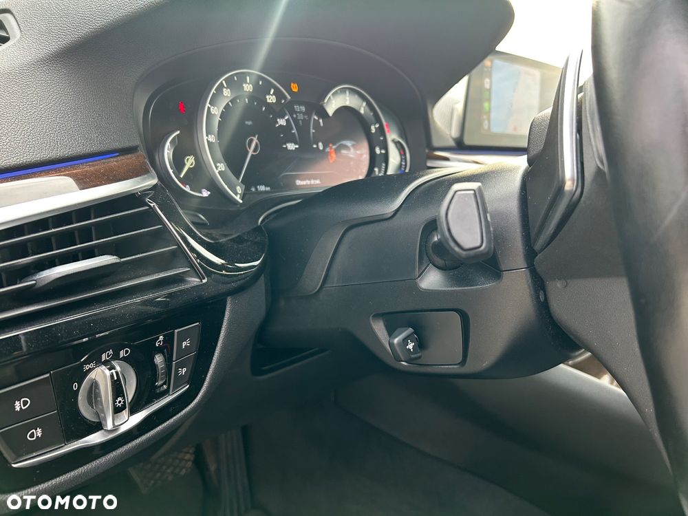 BMW Seria 5 530i xDrive GPF Sport Line sport - 12