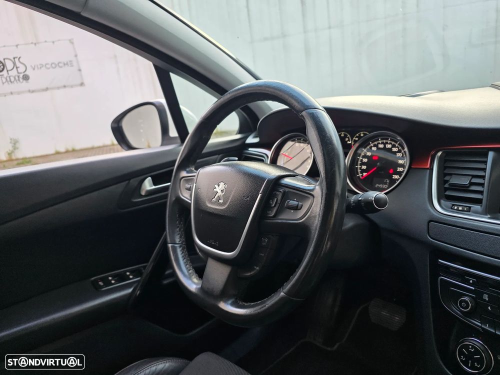 Peugeot 508 RXH 2.0 HDi Hybrid4 Limited Edition 2-Tronic - 46