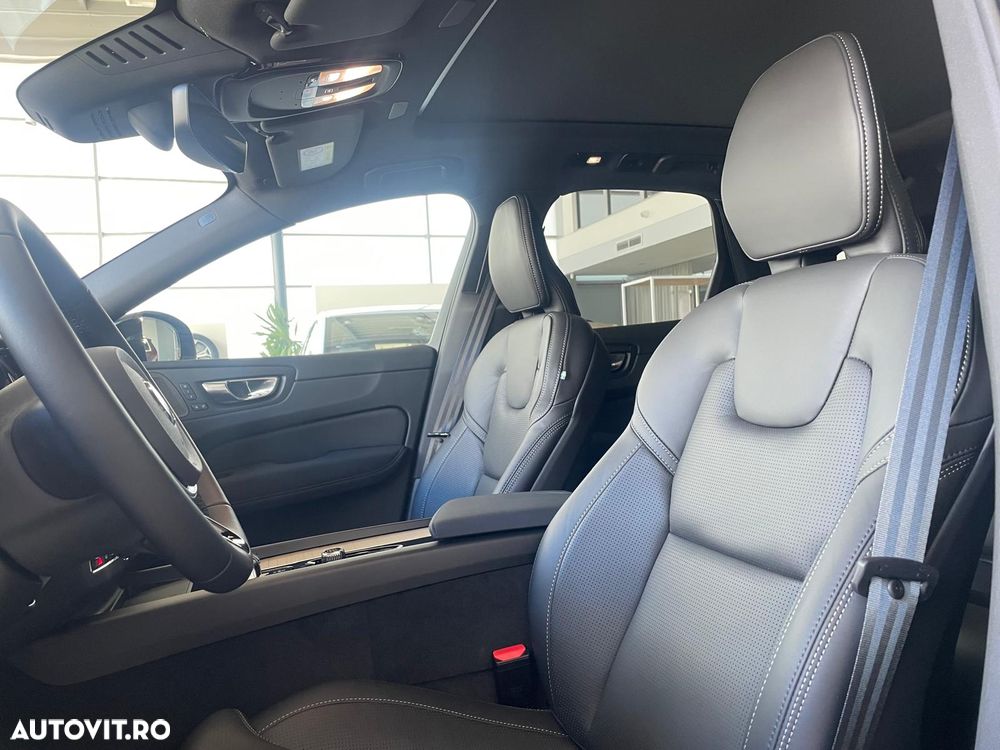 Volvo XC 60 T6 AWD Recharge Plus Dark - 14