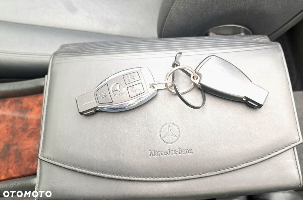 Mercedes-Benz CLK - 25