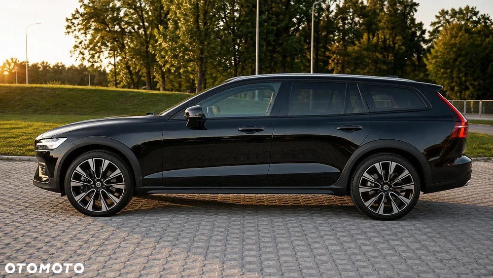 Volvo V60 T5 AWD Momentum Pro - 4