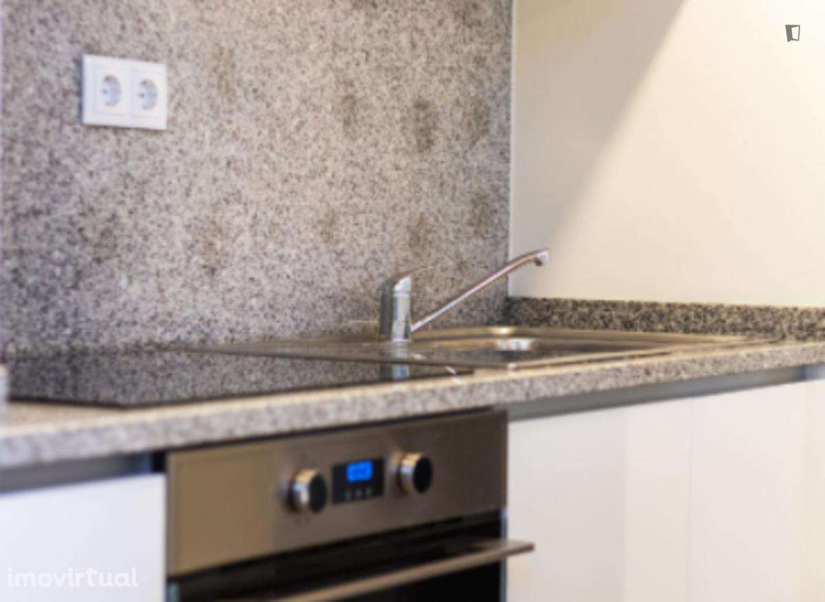 Quarto - localizado em Paranhos Porto - Grande imagem: 5/23