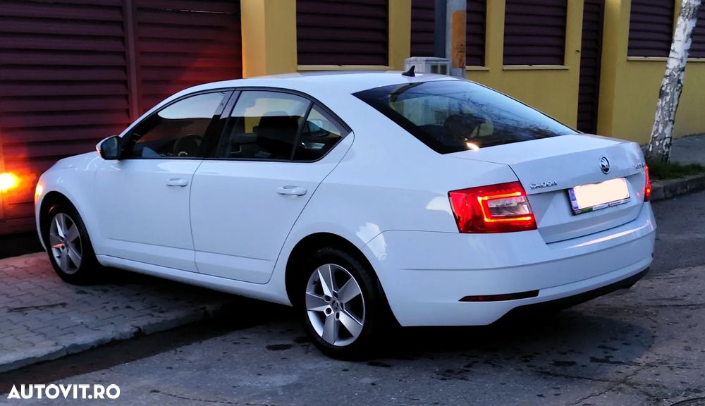 Skoda Octavia 2.0 TDI Style - 3
