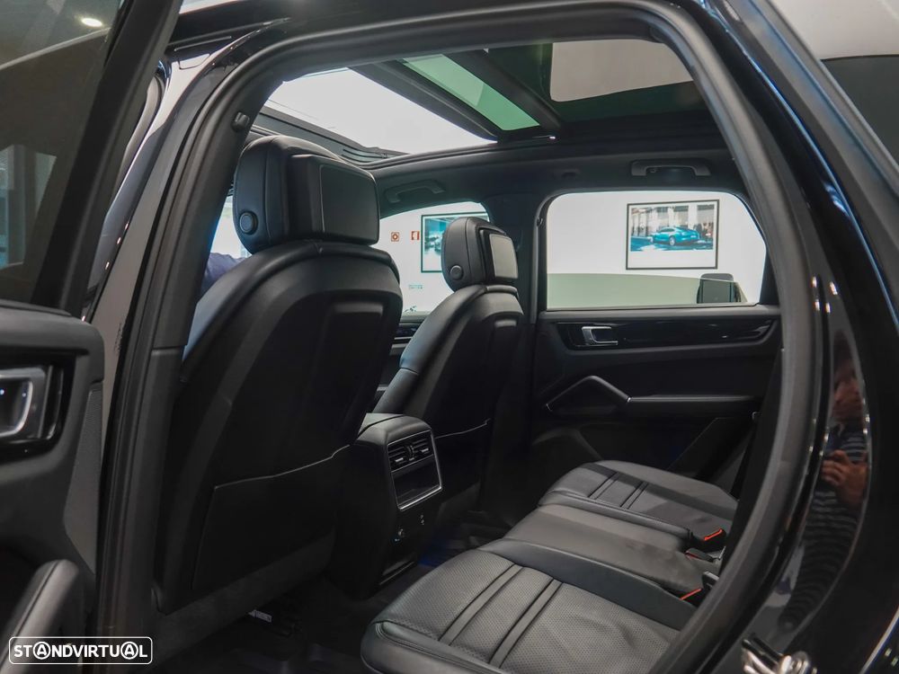 Porsche Cayenne - 14