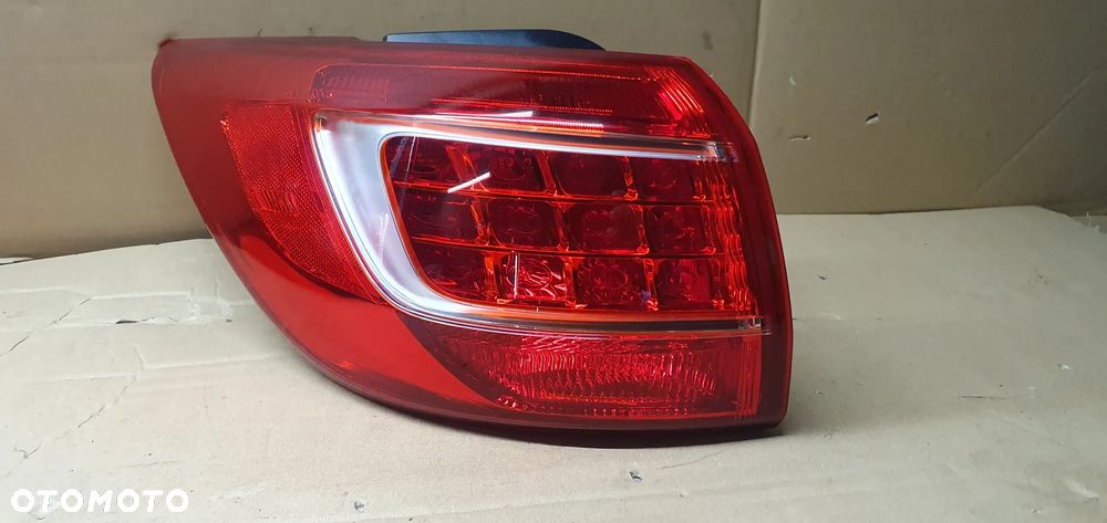 Lampa lewy tył tylna lewa w błotnik Kia Sportage III 3 - 4
